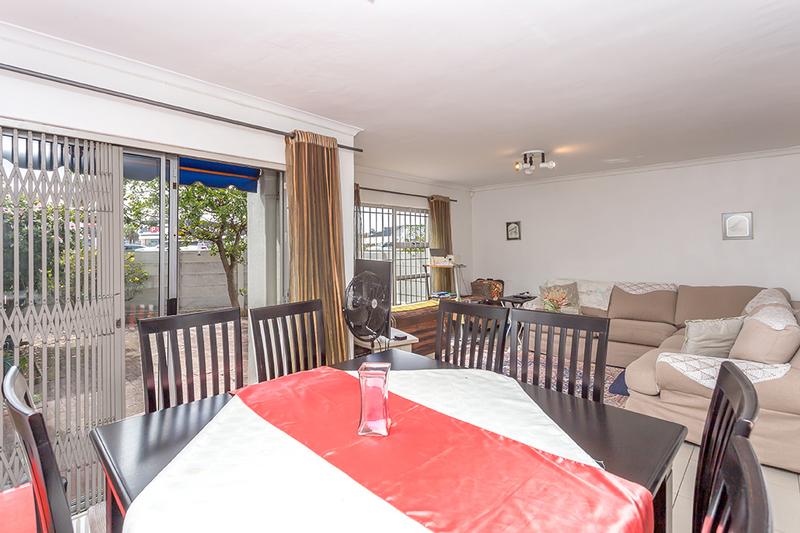 3 Bedroom Property for Sale in Waves Edge Western Cape